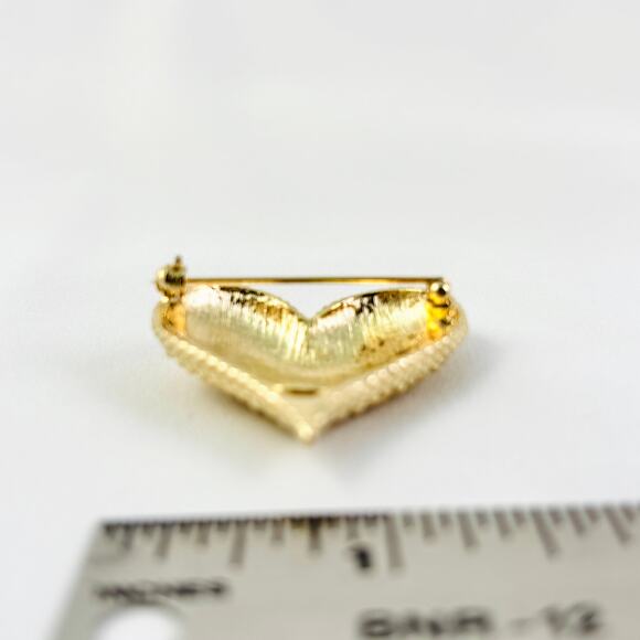 Vintage Kenneth Jay Lane KJL Signed Heart Brooch Rare Classic Statement - Picture 3 of 4